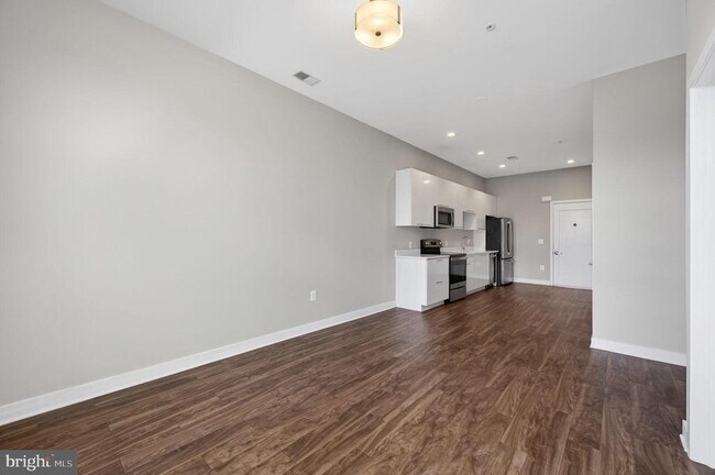 Building Photo - 989 S Buchanan St