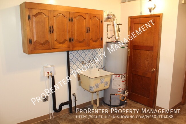 Building Photo - 415 N 400 E