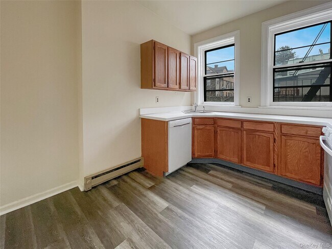 Building Photo - 49 Main St