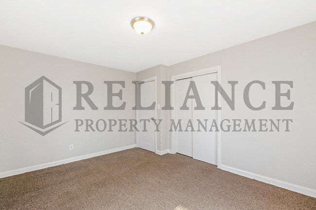 Building Photo - 2225 N Chautauqua St