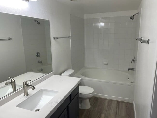 Building Photo - 2 Bedroom 2 Bath Condo W Sunset