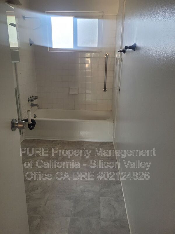Building Photo - 4860 Clydelle Ave