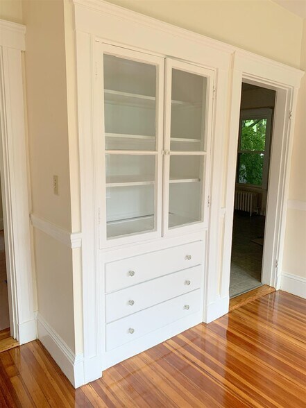 Building Photo - 44 Wilson Ave