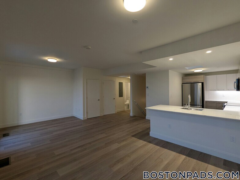 Building Photo - 1079 Commonwealth Ave