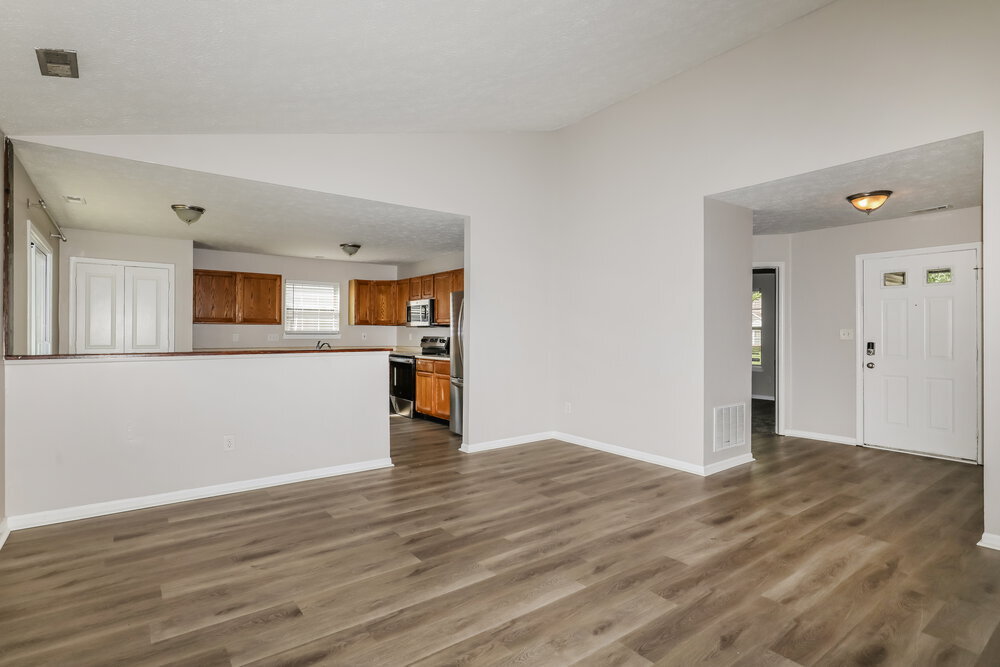 Building Photo - 1010 E Killian Dr