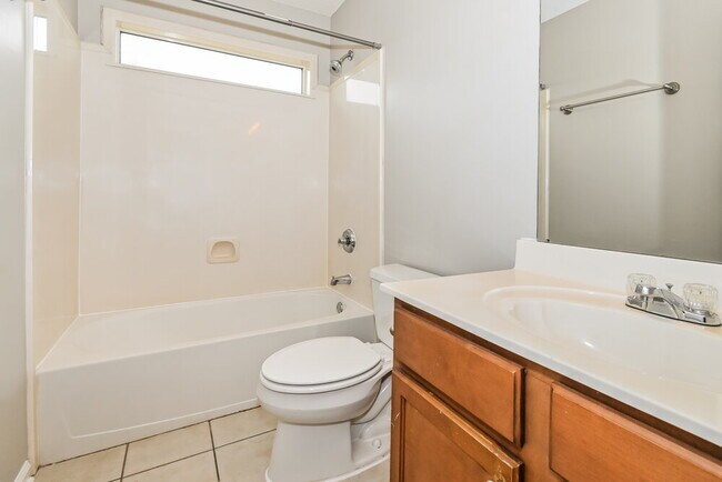 Building Photo - 105 Whispering Creek Dr