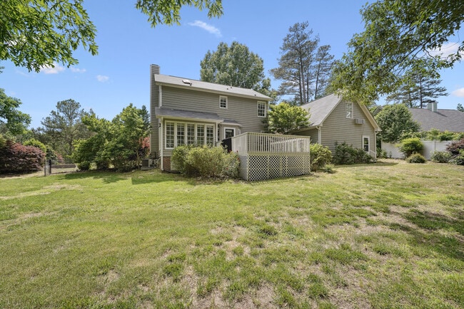 Building Photo - 223 Wintergreen Dr