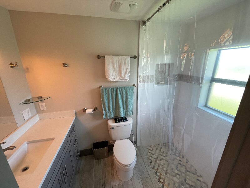 Building Photo - 2116 NE 8th Pl