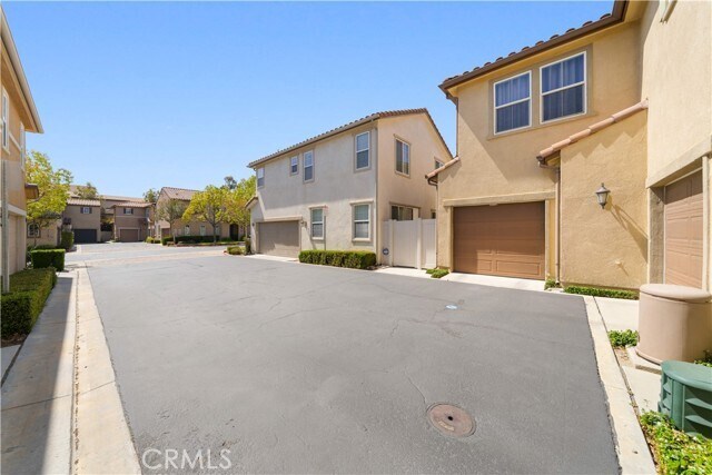 Building Photo - 352 Golden Bear Ln