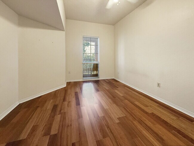 Building Photo - 402 S Armenia Ave