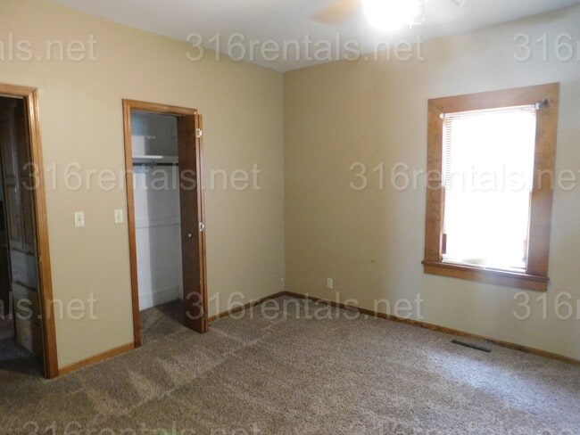 Building Photo - 2 Bedroom, 1 Bathroom house