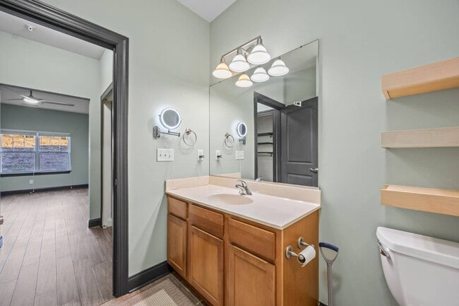 Building Photo - 123 Foxden Dr