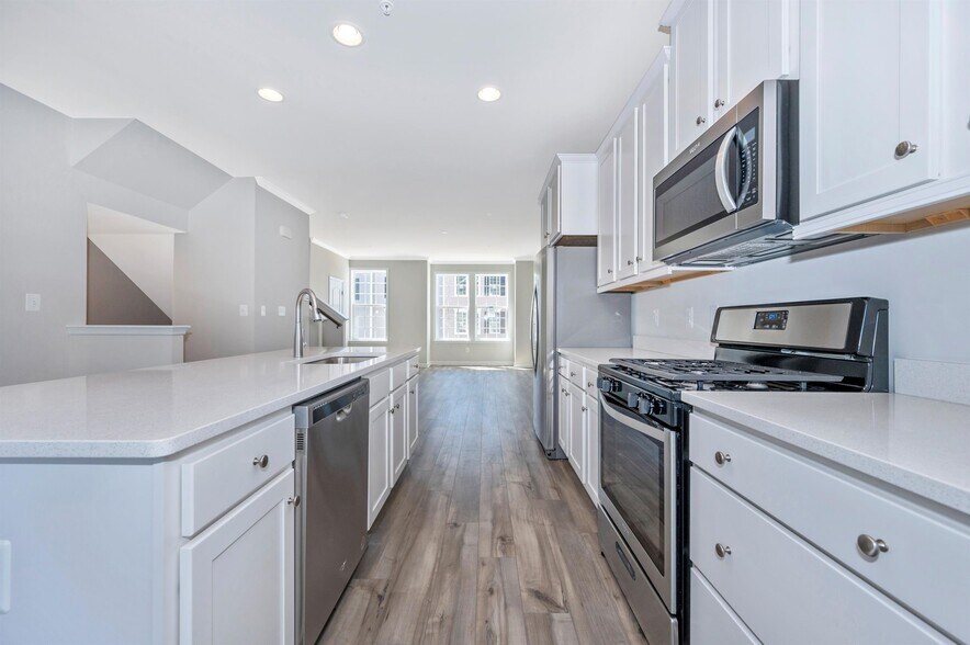 Building Photo - 23 Chester Ct