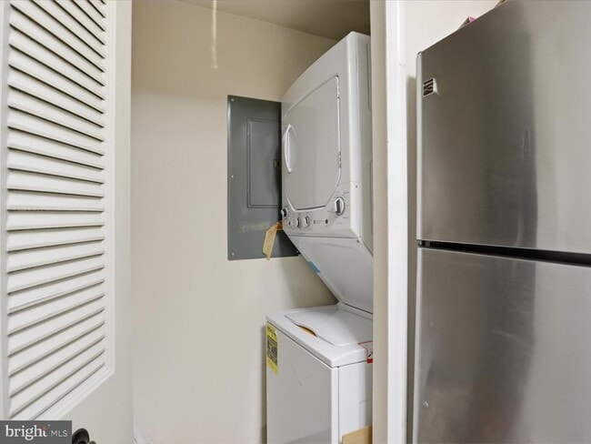 Building Photo - 1029 N Stuart St