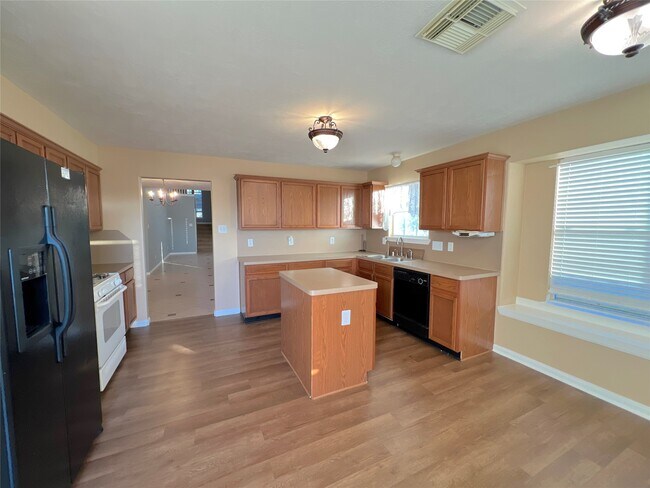 Building Photo - 5535 Bear Paw Cir