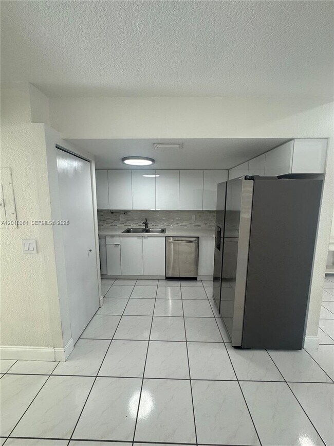 Building Photo - 6926 NW 166th Terrace