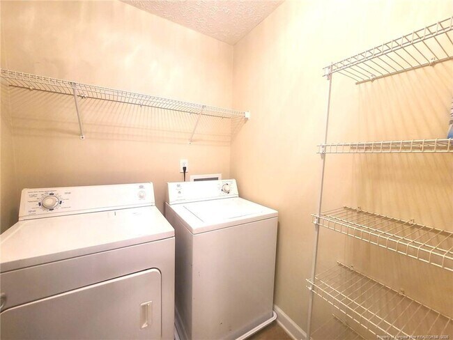 Building Photo - 1761 Renwick Dr