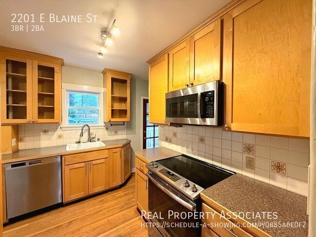 Building Photo - 2201 E Blaine St