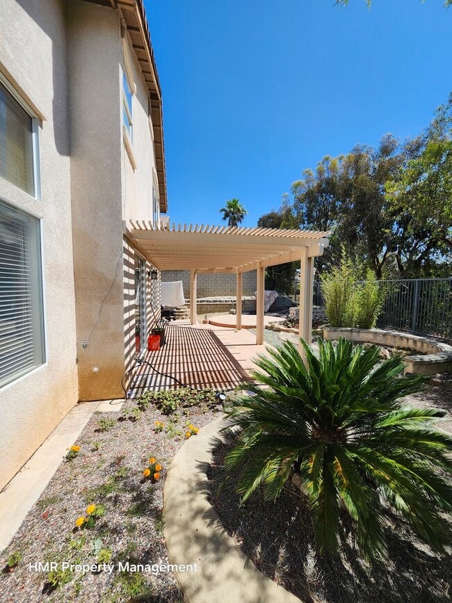 Building Photo - Beautiful two-story in Hunter's Ridge