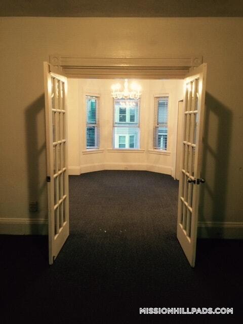 Building Photo - 42 Hillside St