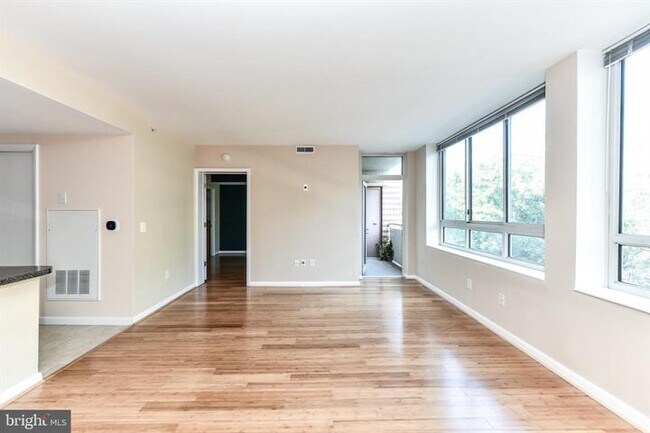 Building Photo - 350 G St SW