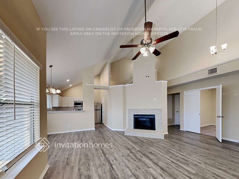 Building Photo - 927 Sylvan Creek Dr