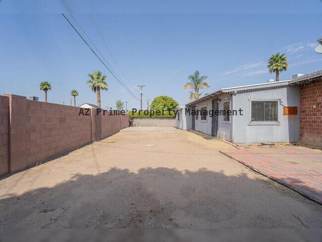Building Photo - 3619 W Stella Ln