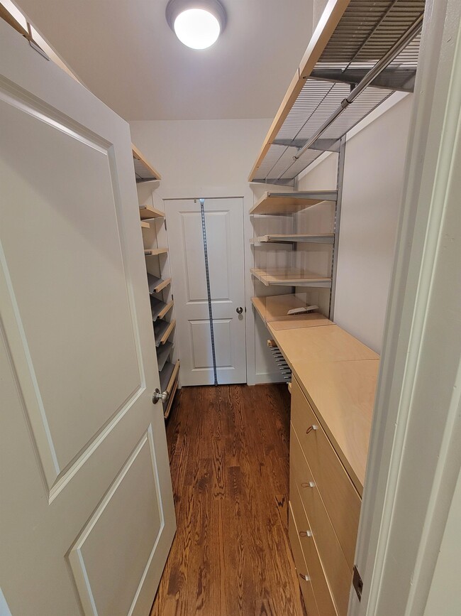 Building Photo - 1447 Girard St NW