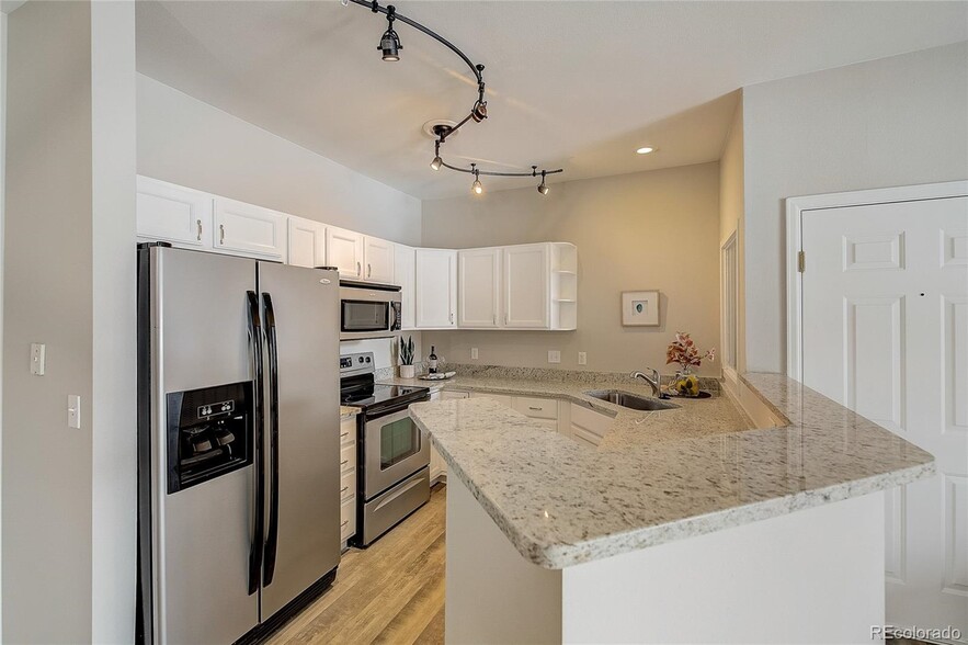 Granite countertops - 10784 W 63rd Pl