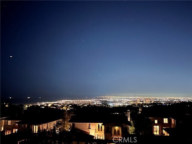 Building Photo - 7 Vista Luci