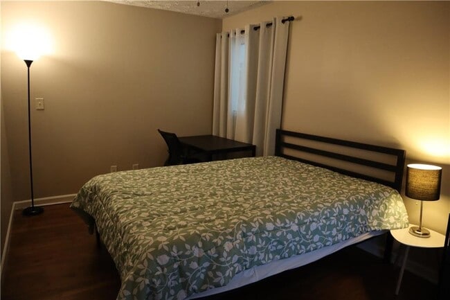 Building Photo - 3033 Empire Blvd SW