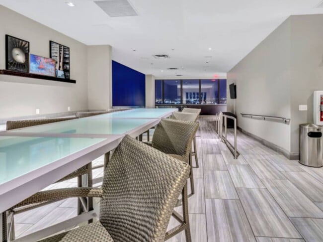 Building Photo - 1555 Elm St