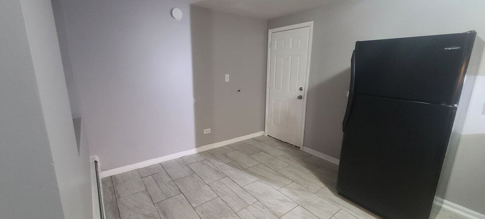 Building Photo - 6205 S Michigan Ave