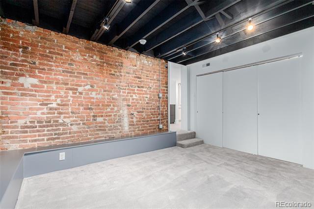Building Photo - 2054 Emerson St