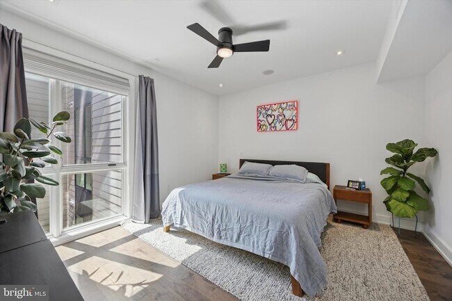 Building Photo - 620 N 3rd St