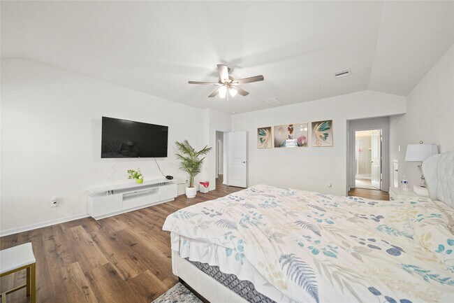 Building Photo - 5815 River Timber Trl