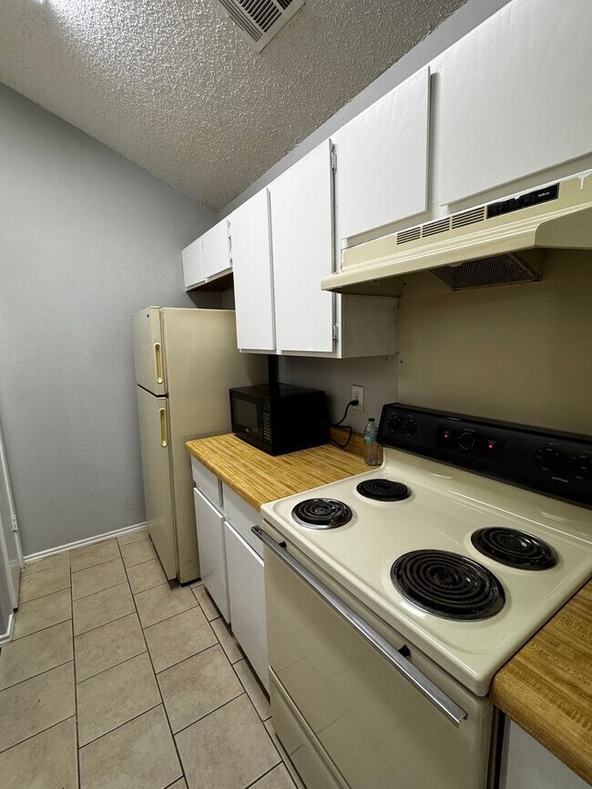 Building Photo - 14414 Watermill