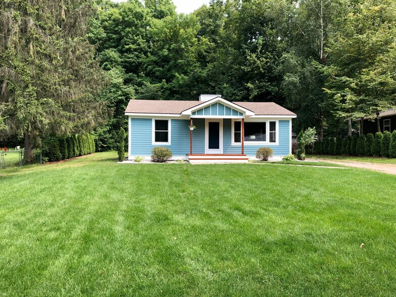 Building Photo - 3925 White Birch Dr