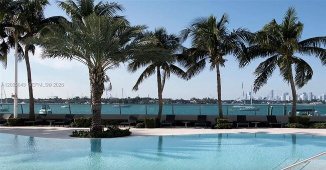 Building Photo - 1500 Bay Rd