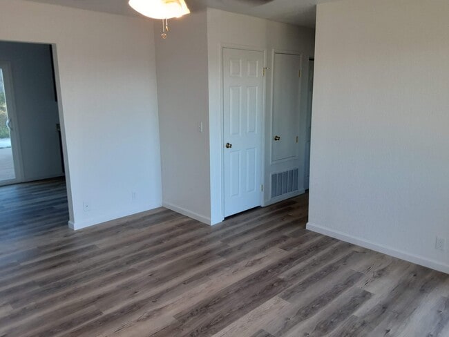 Building Photo - 750 Crosby Ln