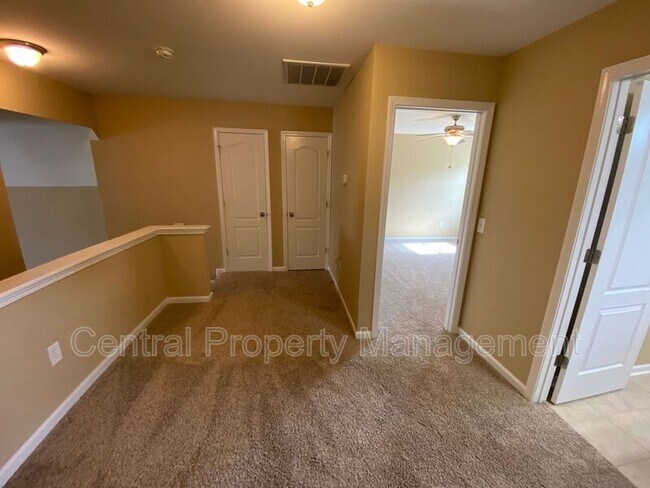 Building Photo - 53 Barnwood Cir