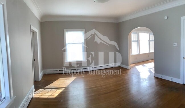 Building Photo - Large home/3bed 3 bath with bonus/office room just outside of PSNS and close to Bremerton Ferry