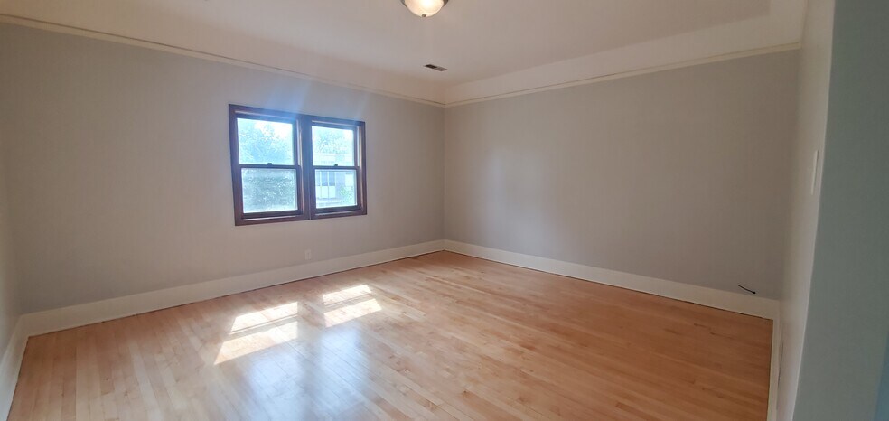 Living Room - 6516 W Bluemound Rd