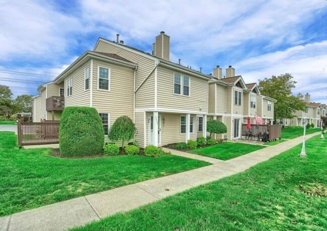 Building Photo - 3404 Whispering Hills Dr