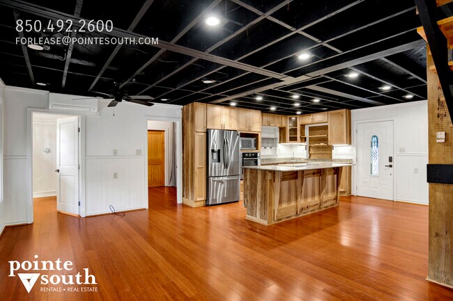 Building Photo - 18870 Highland Dr