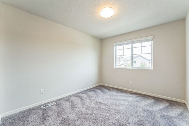 Building Photo - 12367 NW Ashton Dr