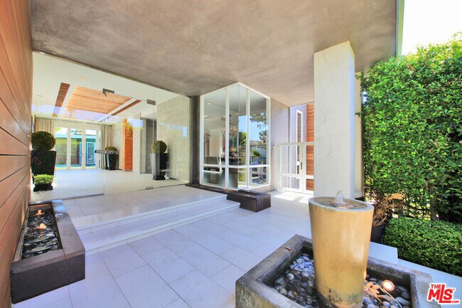 Building Photo - 3054 Elvido Dr