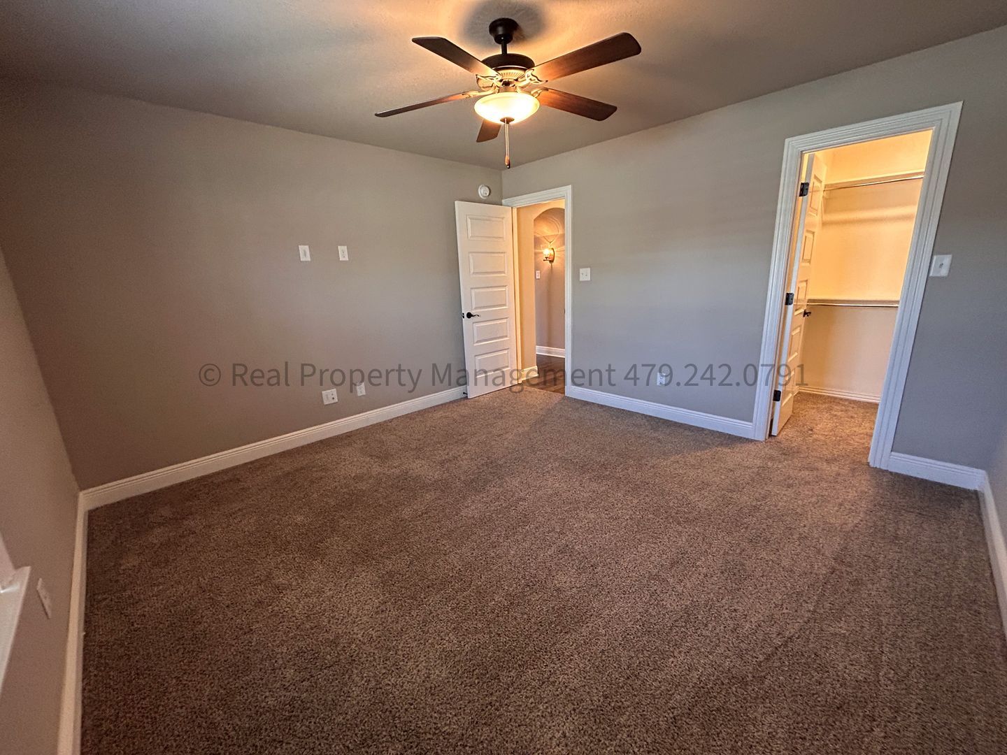 Building Photo - 8606 Gatehouse Way