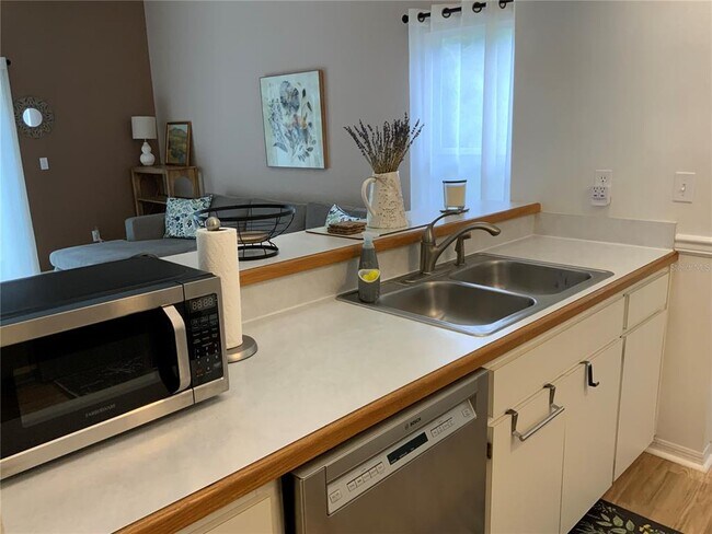 Building Photo - 1594 Coastal Pl