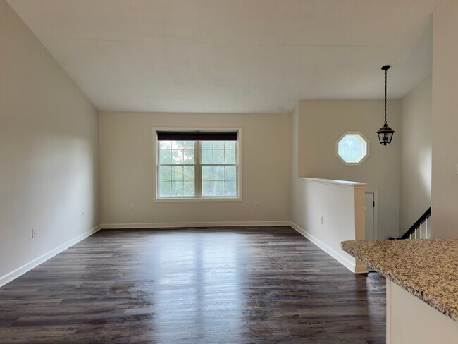 Building Photo - 104 Willow Trail